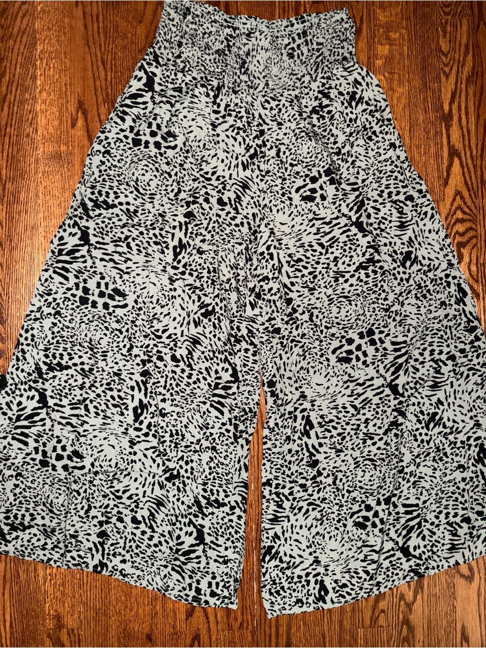 Kori Black & White Wide-Leg Printed Shorts